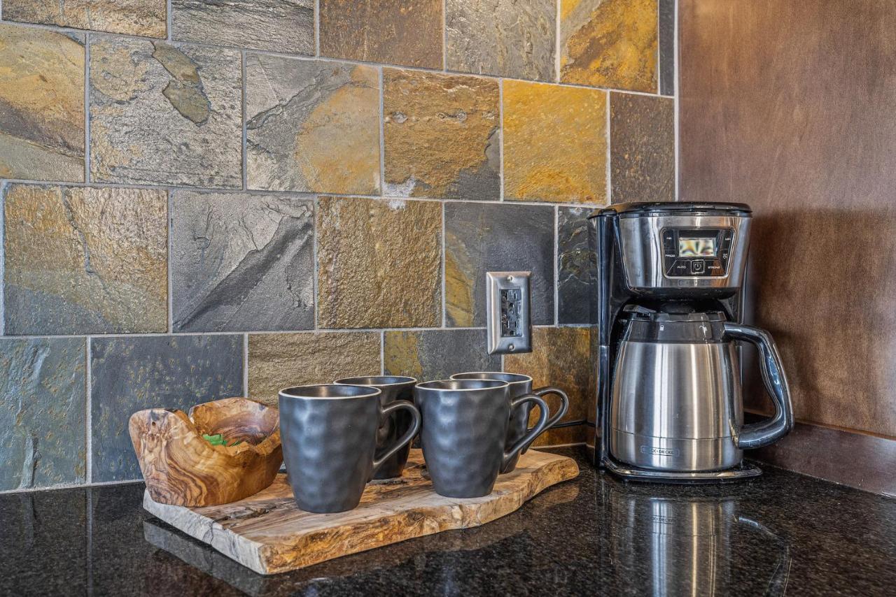 3 Bedroom Condo By Canadian Rockies Vacation Rentals Canmore Extérieur photo